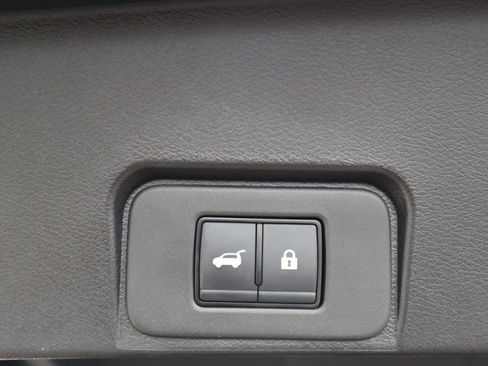 Certified 2025 Nissan Rogue SV AWD/4WD image 32