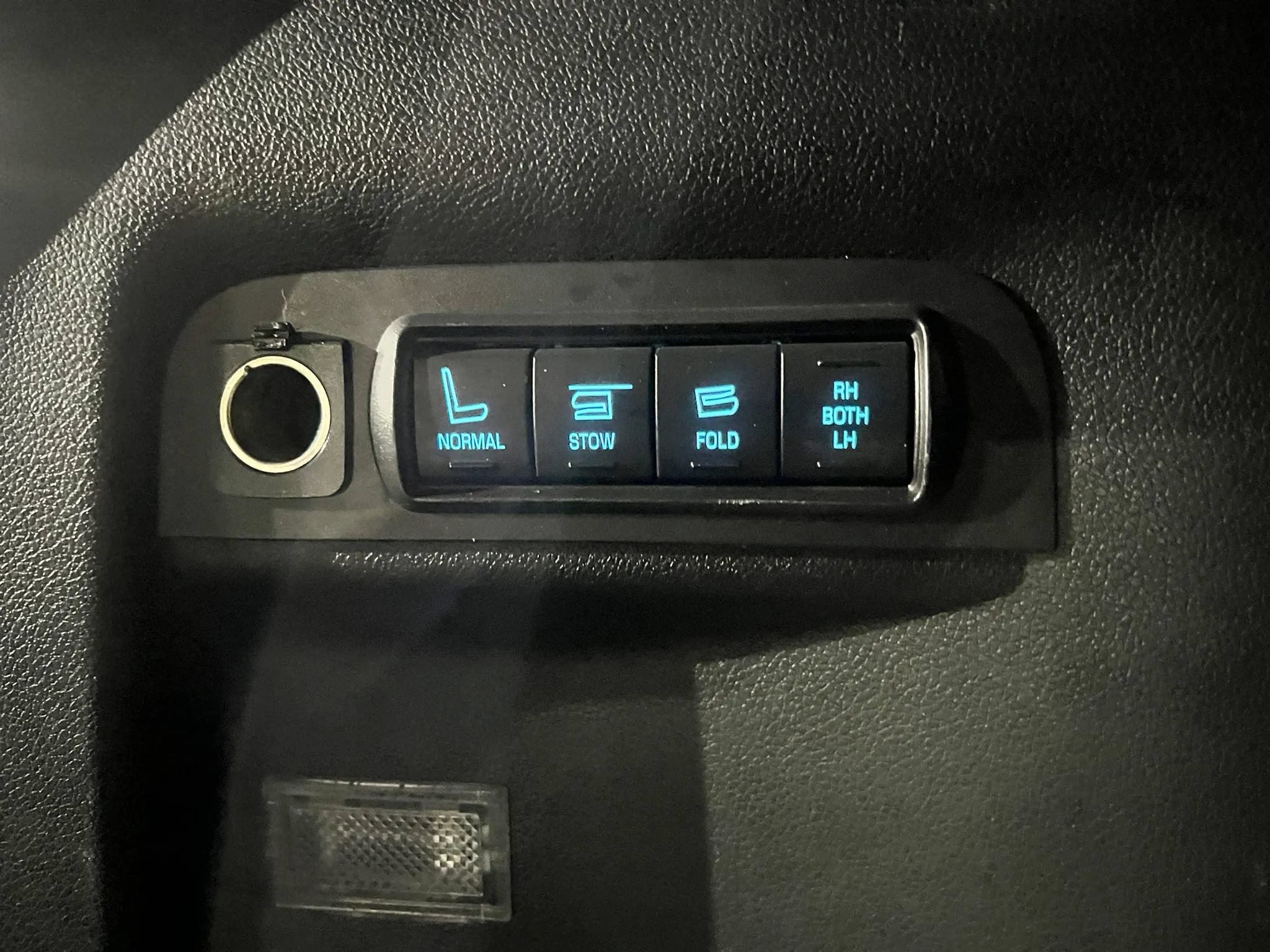 Used 2018 Ford Explorer Limited w/ Equipment Group 301A AWD/4WD image 26