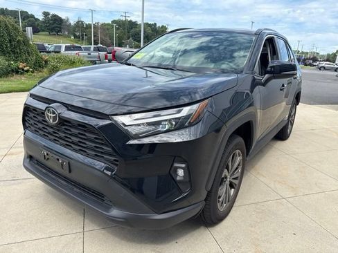 Used 2025 Toyota RAV4 XLE Premium AWD/4WD image 3