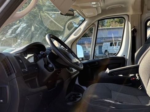 Used 2018 RAM ProMaster 2500 w/ Interior Convenience Group image 12