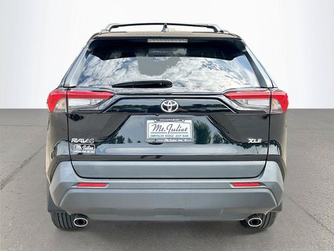 Used 2024 Toyota RAV4 XLE Premium FWD image 5