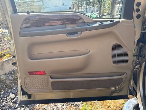 Used 2001 Ford F350 XL image 15