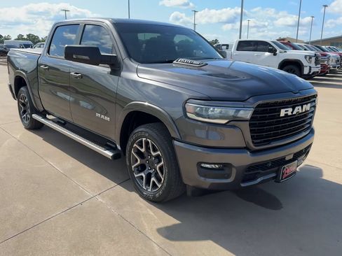 Used 2025 RAM 1500 Laramie AWD/4WD image 3