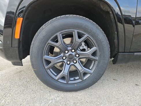 New 2026 Jeep Grand Wagoneer Limited w/ Premium Group II image 20