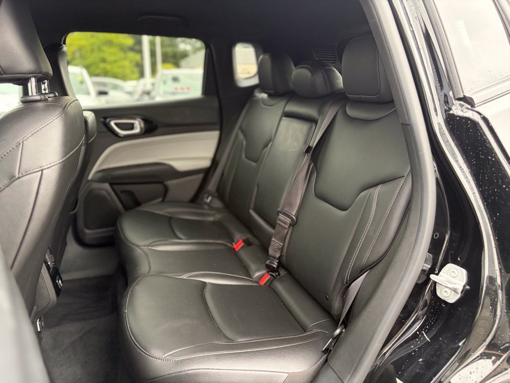 Certified 2025 Jeep Compass Limited AWD/4WD image 10