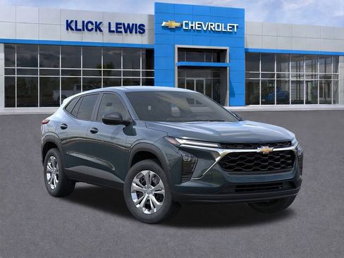 New 2026 Chevrolet Trax LS image 7