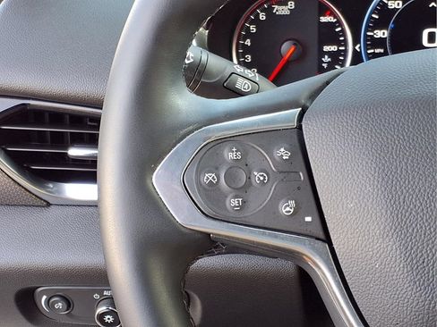 Used 2023 Chevrolet Traverse Premier FWD image 17