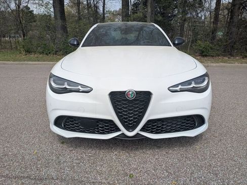 New 2025 Alfa Romeo Giulia AWD image 10