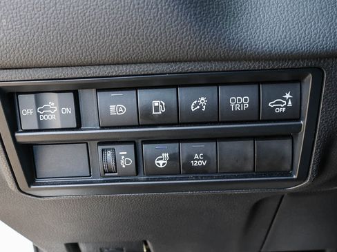 Used 2024 Toyota Tundra Limited image 32