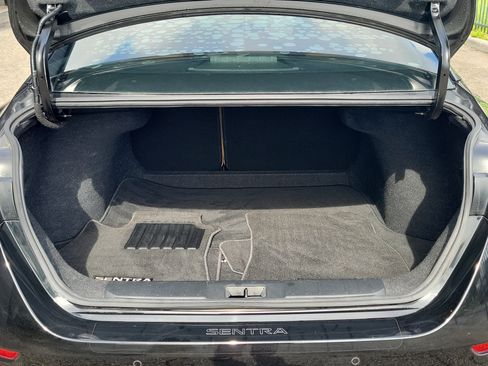Certified 2020 Nissan Sentra SV w/ SV Premium Package FWD image 6