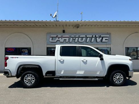 Used 2022 Chevrolet Silverado 2500 LT AWD/4WD image 2