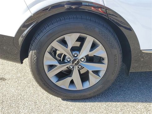 Certified 2025 Kia Sportage SX image 5