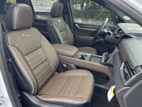 New 2026 GMC Acadia Denali Ultimate AWD/4WD image 29