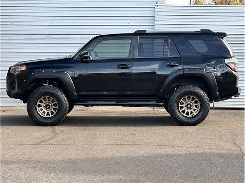 Used 2019 Toyota 4Runner SR5 Premium image 13