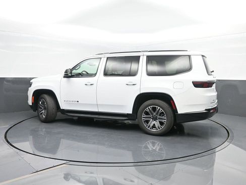 Used 2024 Jeep Wagoneer Series II image 43