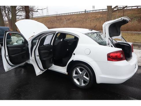 Used 2014 Dodge Avenger SE w/ Rallye Appearance Group image 15