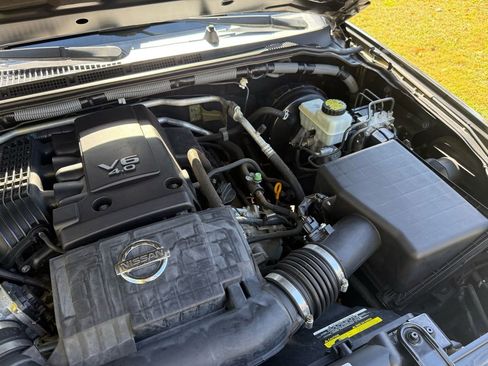 Used 2011 Nissan Frontier SV image 38