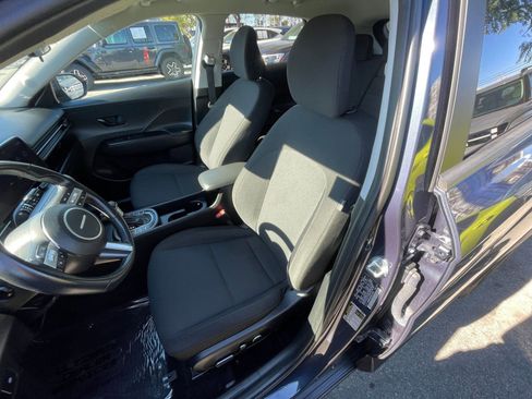 Used 2025 Hyundai Kona SEL image 36