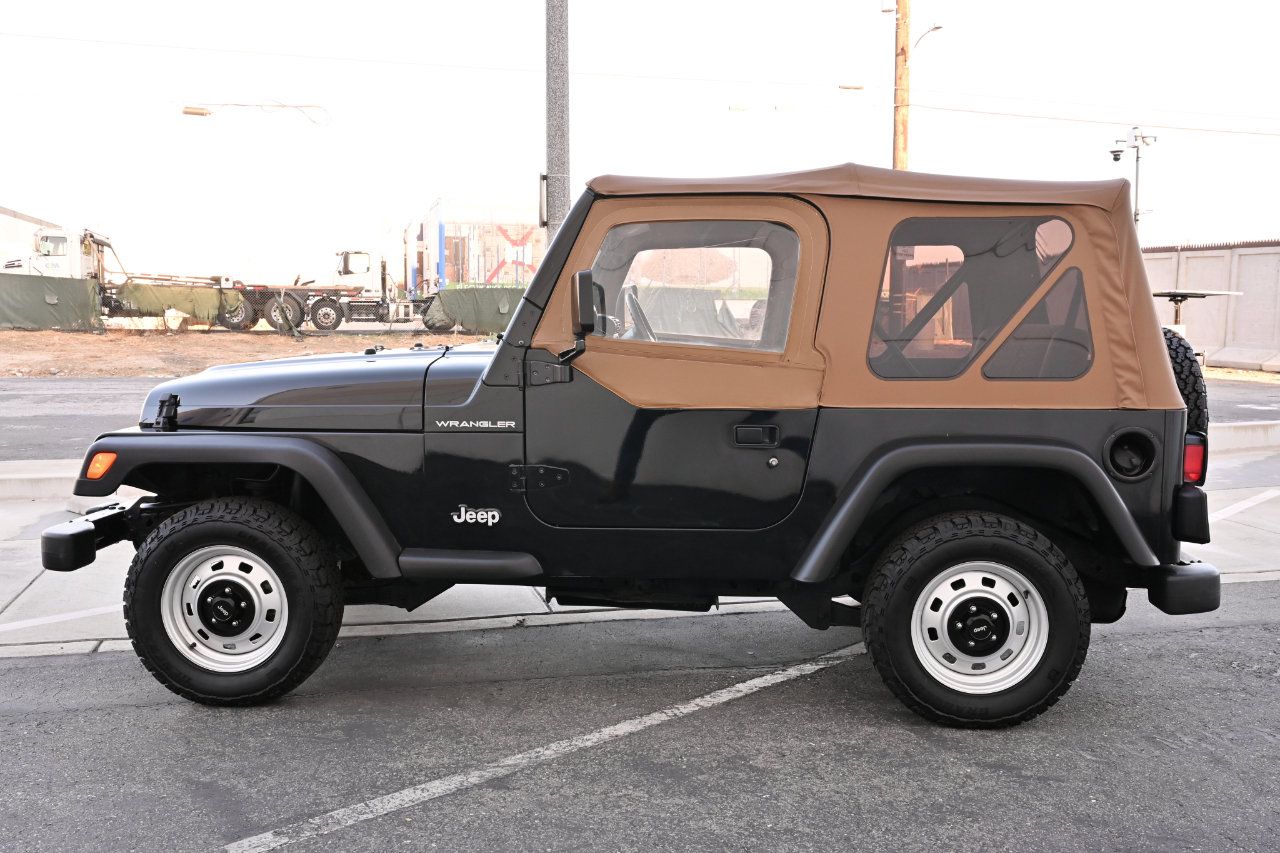 Used 1998 Jeep Wrangler SE AWD/4WD image 4