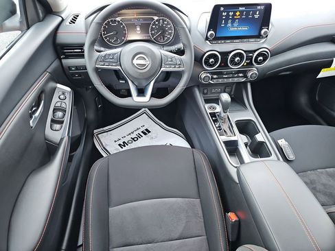 Used 2025 Nissan Sentra SR image 30