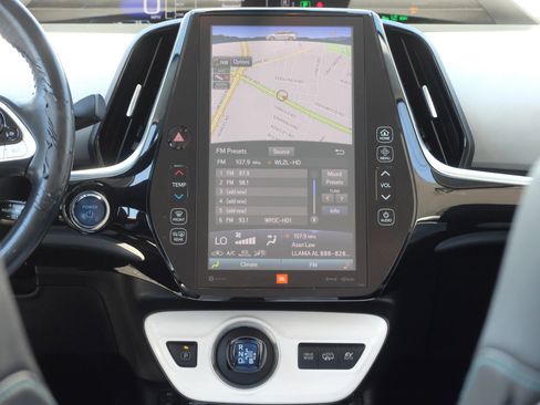 Used 2018 Toyota Prius Prime Advanced FWD image 17