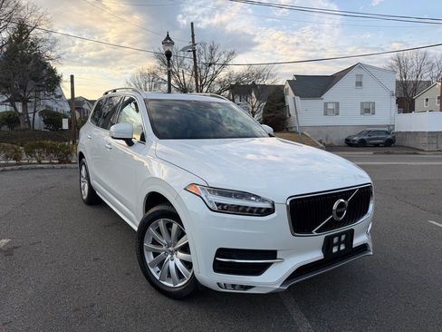 Used 2018 Volvo XC90 T6 Momentum image 1