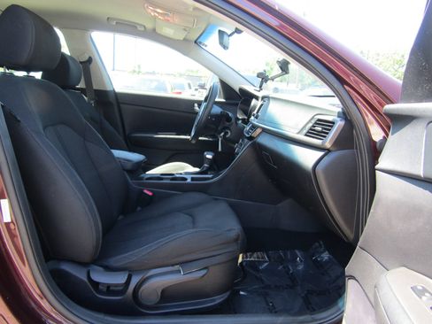Used 2016 Kia Optima LX w/ Option Group 014 FWD image 11