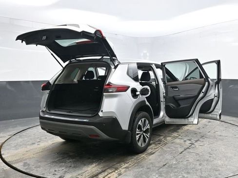 Used 2023 Nissan Rogue SV image 36