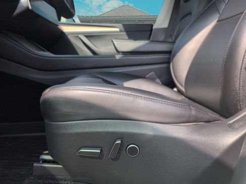 Used 2023 Tesla Model Y AWD image 7