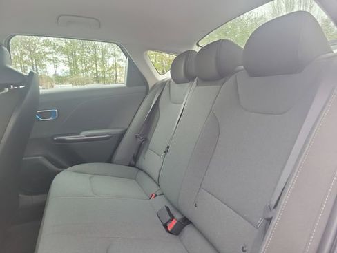 New 2025 Kia K4 LX image 8