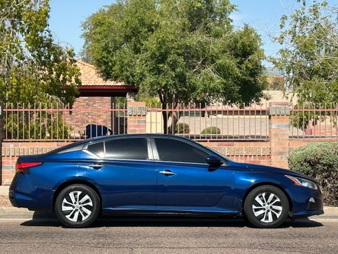 Used 2020 Nissan Altima 2.5 S FWD image 9