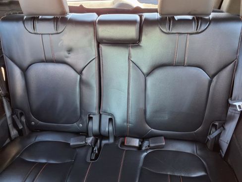 Used 2024 Honda Pilot TrailSport image 7