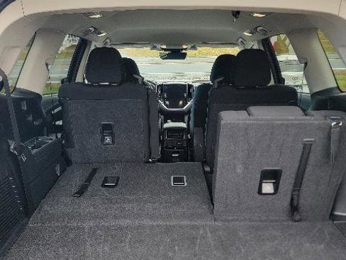 Used 2025 Subaru Ascent Premium image 5