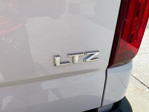 Used 2023 Chevrolet Silverado 1500 LTZ w/ LTZ Premium Package AWD/4WD image 5