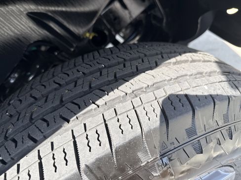 Used 2025 Jeep Wrangler Sport image 12