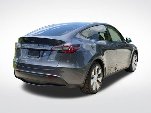 Used 2023 Tesla Model Y Long Range AWD/4WD image 5