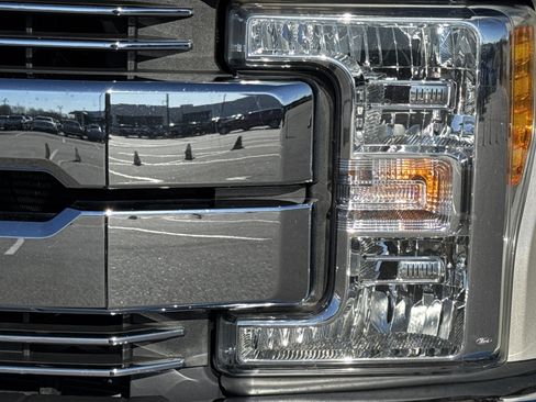 Used 2017 Ford F250 Lariat w/ FX4 Off-Road Package image 6