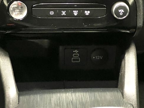 Used 2024 Ford Escape SE image 24