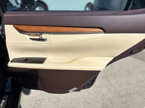 Used 2017 Lexus ES 300h image 14