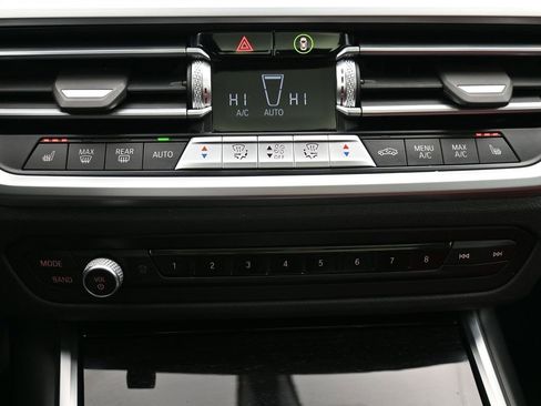 Used 2022 BMW 330i xDrive 330i xDrive w/ Driving Assistance Package image 17