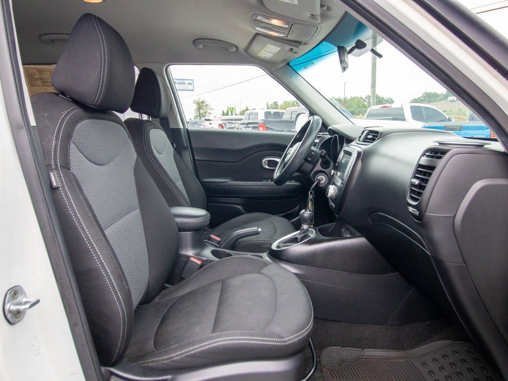 Used 2018 Kia Soul + FWD image 17
