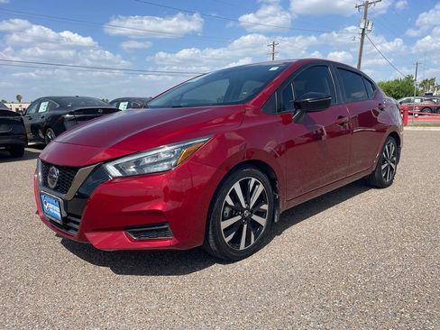 Certified 2022 Nissan Versa SR FWD image 3