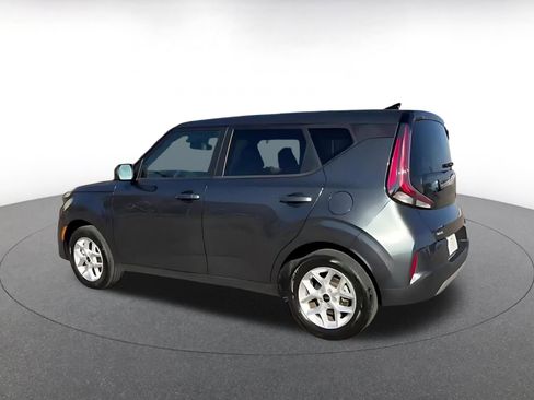 Used 2025 Kia Soul LX w/ LX Technology Package image 10