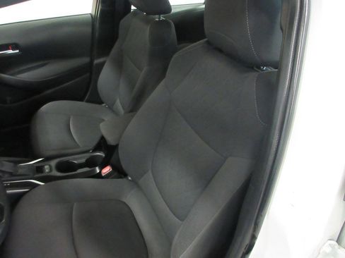 Used 2021 Toyota Corolla LE FWD image 17