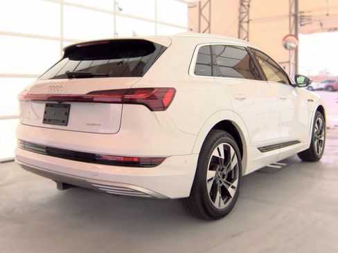 Used 2021 Audi e-tron Prestige w/ Prestige Package AWD/4WD image 4