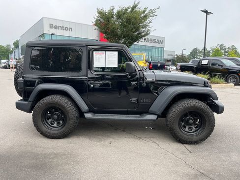 Used 2023 Jeep Wrangler Sport AWD/4WD image 8