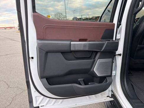 Certified 2022 Ford F150 Lariat w/ Equipment Group 502A High image 16