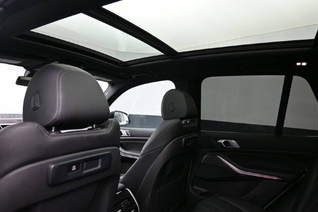 Used 2022 BMW X5 sDrive40i w/ Premium Package RWD image 19
