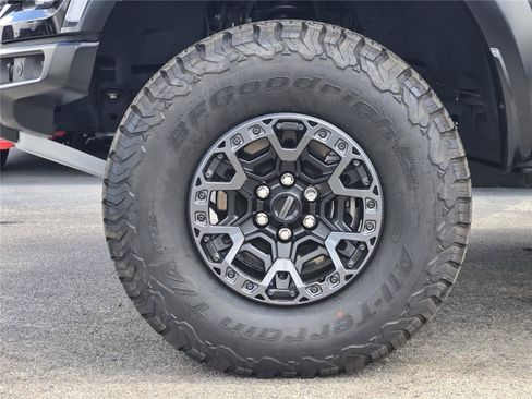 Used 2025 Ford F150 Raptor w/ Equipment Group 803A Raptor R AWD/4WD image 11