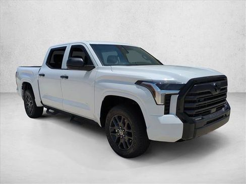 Used 2025 Toyota Tundra SR w/ SR Tow Package AWD/4WD image 3